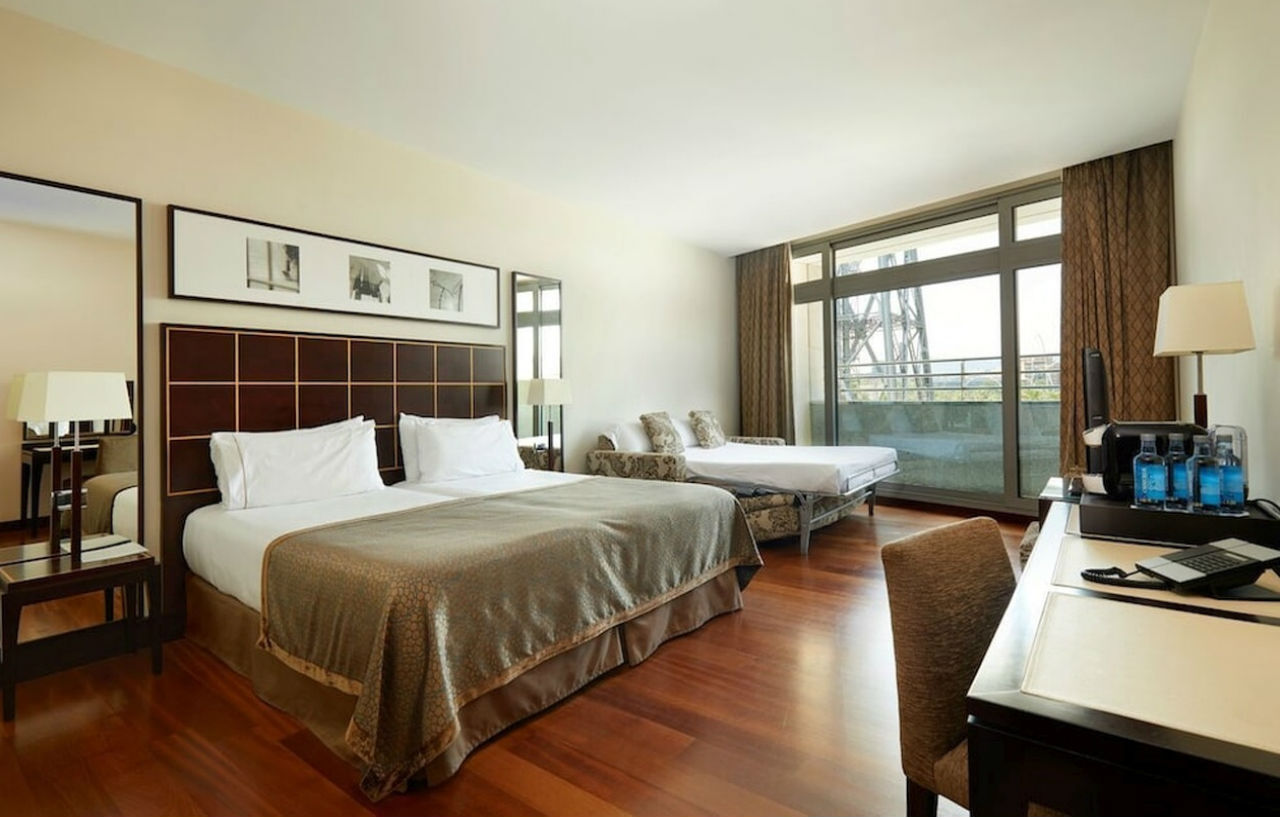 ยูโรสตาร์ แกรนด์ มารีน่า จีเอล โฮเต็ล Hotel บาร์เซโลนา ภายนอก รูปภาพ A room at the hotel